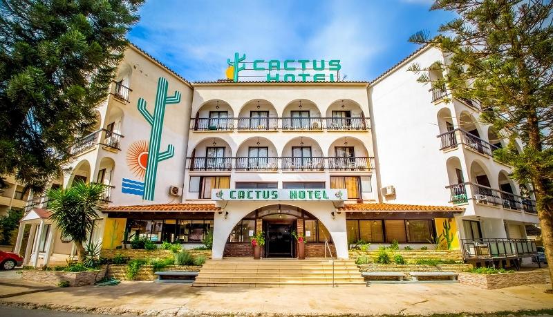  CACTUS HOTEL