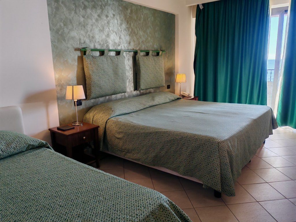 ELIHOTEL